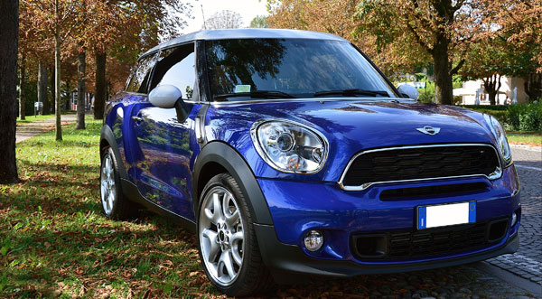 Rent a Mini Paceman in Italy
